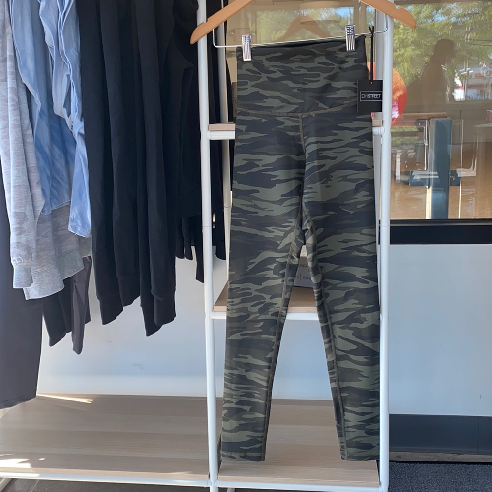 DYI SIGNATURE PRINTED TIGHT